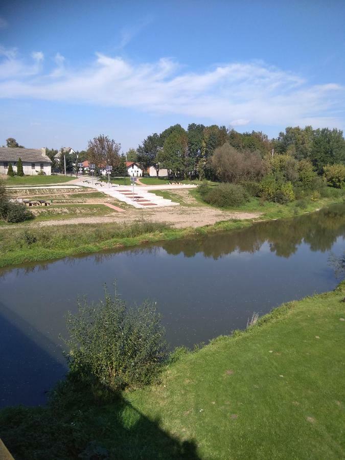 Gdow Riverside Apartments And Tours Eksteriør bilde